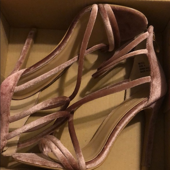 Velvet mauve heels - Picture 3 of 3